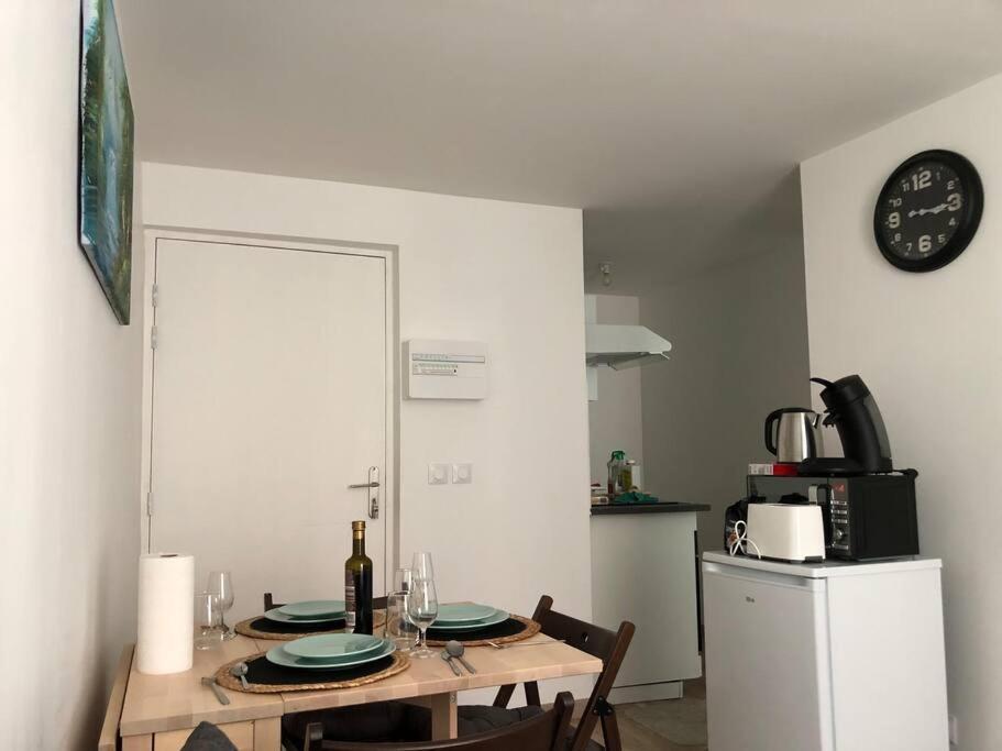 Superbe Appartement Meuble Refait A Neuf Tricastin Pierrelatte Extérieur photo